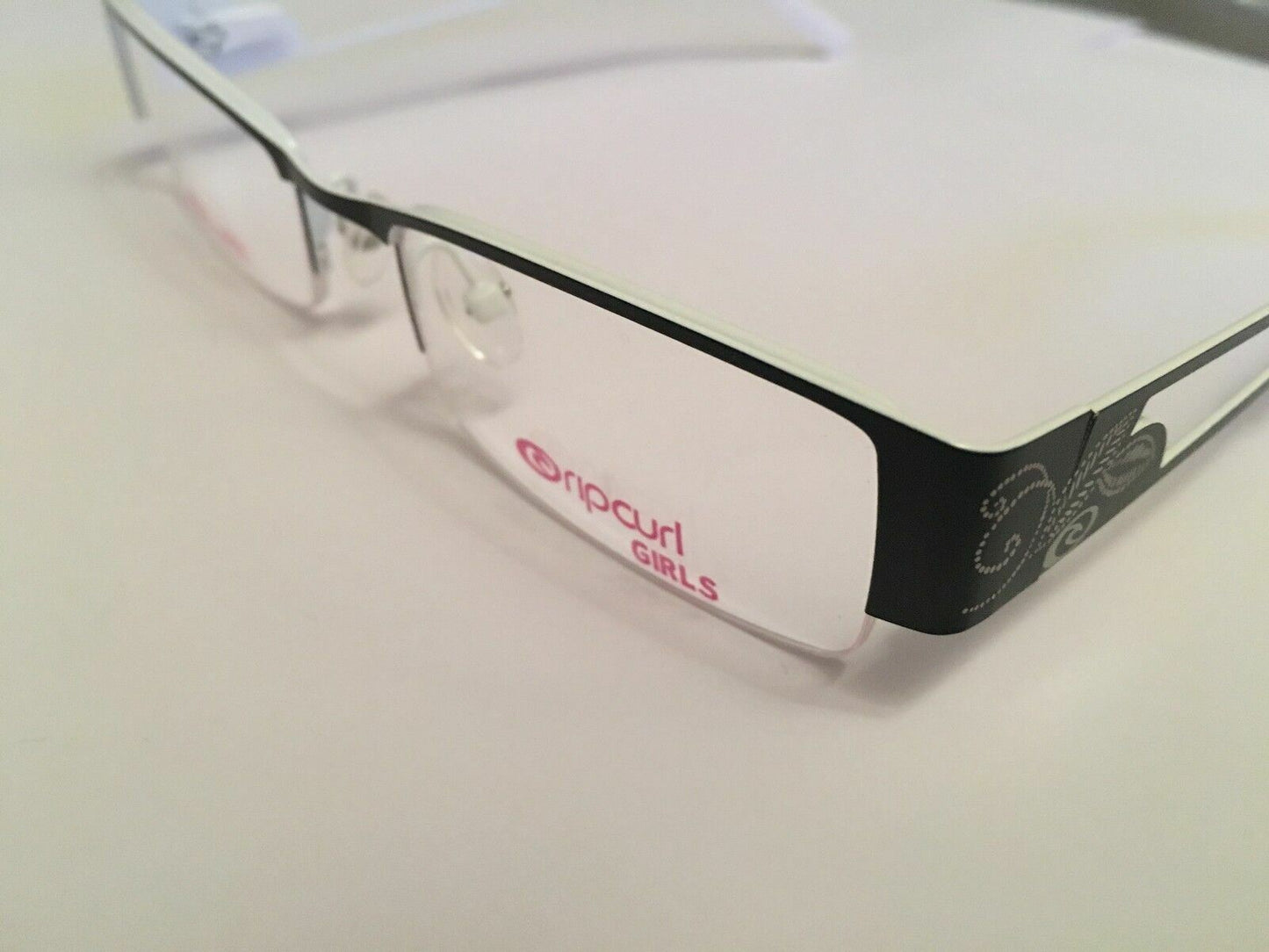Kids Girls Rip Curl Glasses In Black And White Design VOM007 NEW RRP £79