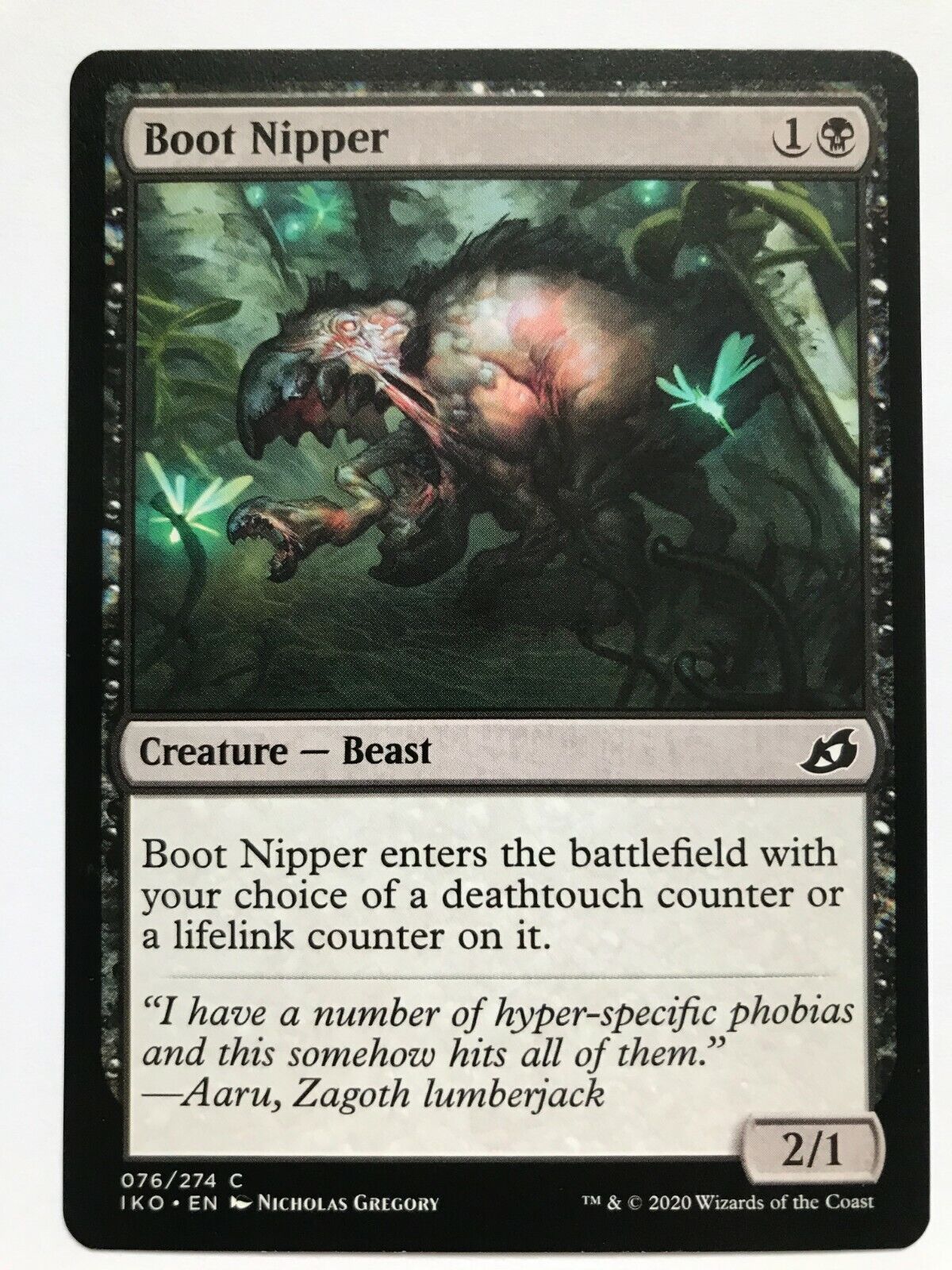 Boot Nipper - Ikoria: Lair of Behemoths - MTG