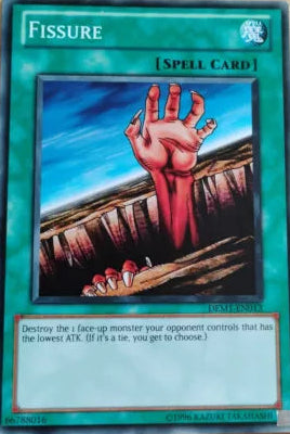 Fissure - DEM1-EN013 - Common - YuGiOh